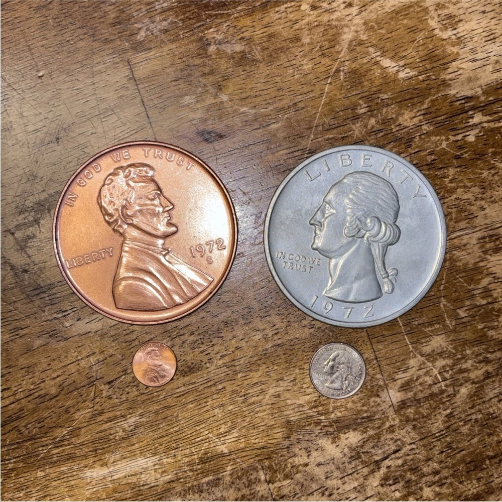 Vintage Oversized 1972 Penny & Quarter Replica Coins Novelty Decor Set